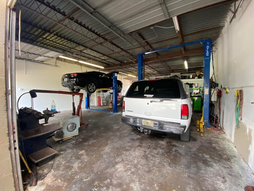 Auto Repair Shop «R&B Auto Repair», reviews and photos, 1880 Starkey Rd, Largo, FL 33771, USA