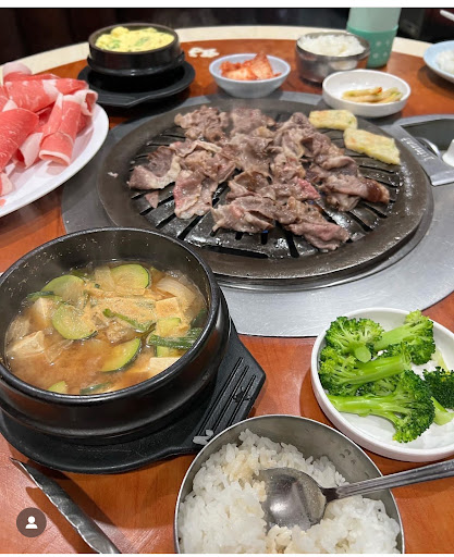 Hwangs Restaurant image