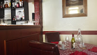 Atmosphère du Restaurant français Saucisson et Beaujolais à Rueil-Malmaison - n°6