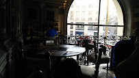 Atmosphère du Restaurant servant le petit-déjeuner PAUL à Paris - n°10