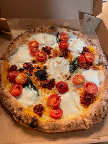 Comments and reviews of Pizzeria Di Camden