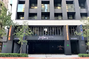 晴美公寓酒店Jolley Hotel image