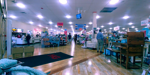 Home Goods Store «Home Goods», reviews and photos, 3 Main St, Edgewater, NJ 07020, USA