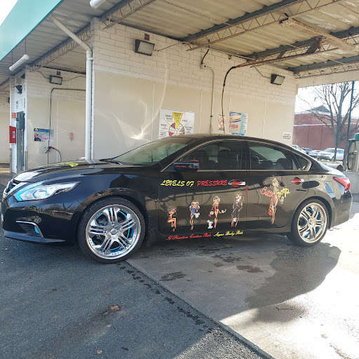 Lil' Donnie Walker's Carwash en Burlington