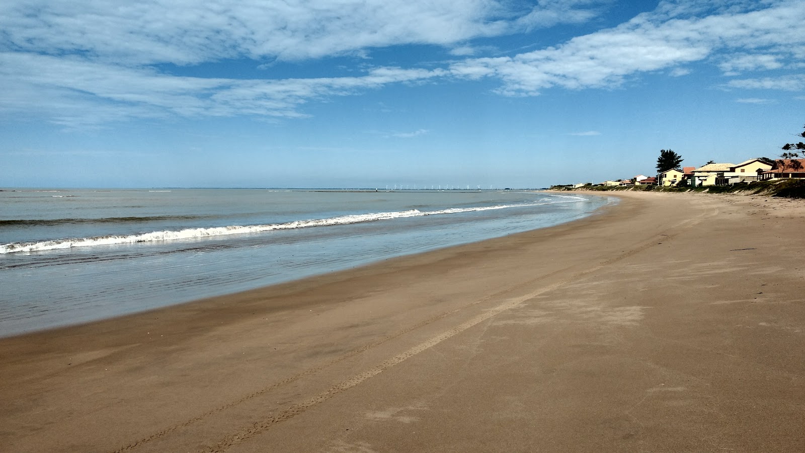 Foto de Praia de Manguinhos área de comodidades
