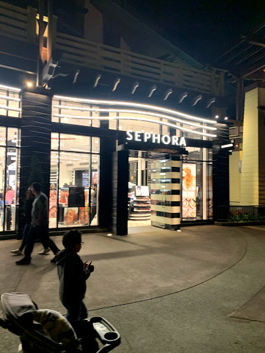 Cosmetics Store «SEPHORA», reviews and photos, 1570 Disneyland Dr, Anaheim, CA 92802, USA