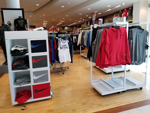 Shopping Mall «Willow Grove Park Mall», reviews and photos, 2500 W Moreland Rd, Willow Grove, PA 19090, USA