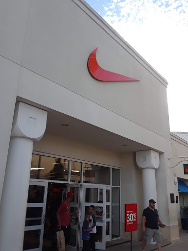 Clothing Store «Nike Clearance Store», reviews and photos, 5209 International Dr, Orlando, FL 32819, USA