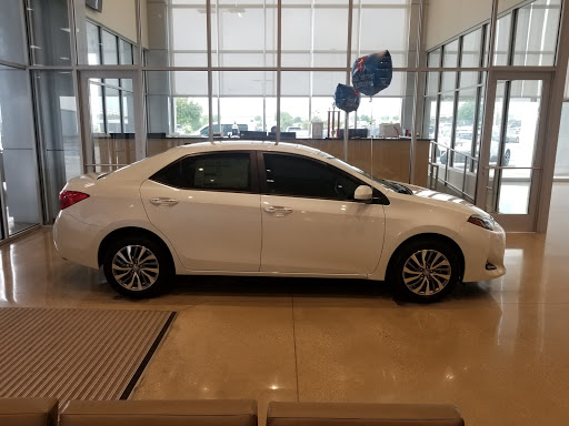 Toyota Dealer «Cowboy Toyota», reviews and photos, 9525 E R L Thornton Fwy, Dallas, TX 75228, USA