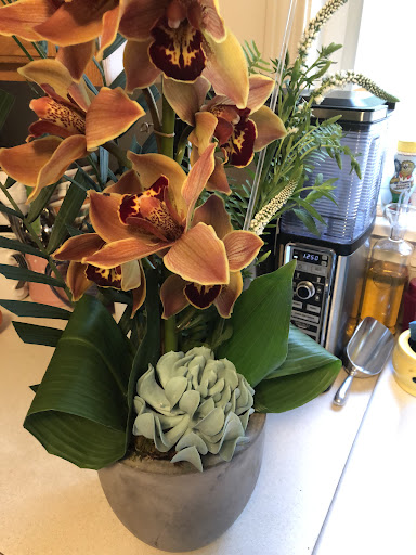 Florist «Ford Flower Co.», reviews and photos, 83 S Broadway, Salem, NH 03079, USA