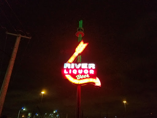 Liquor Store «River Cut Rate Liquor», reviews and photos, 327 Cadiz St, Dallas, TX 75207, USA