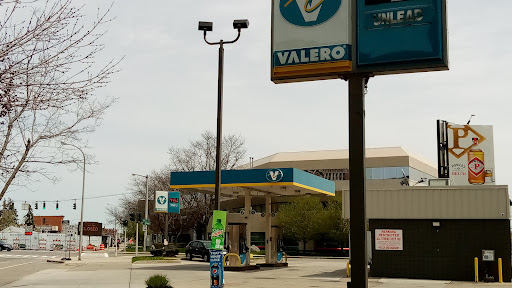 Gas Station «Valero», reviews and photos, 51 Broadway, Buffalo, NY 14203, USA