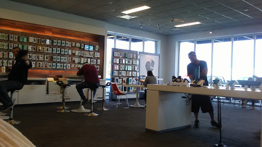 Cell Phone Store «AT&T», reviews and photos, 1200 E Center St, Madisonville, KY 42431, USA