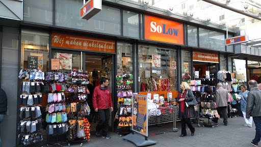 Stores to buy halloween costumes for women Rotterdam
