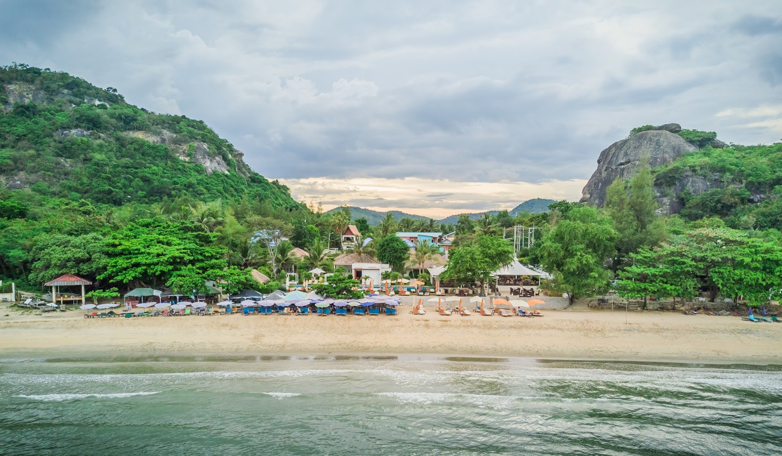 Photo of Sai Noi Beach amenities area
