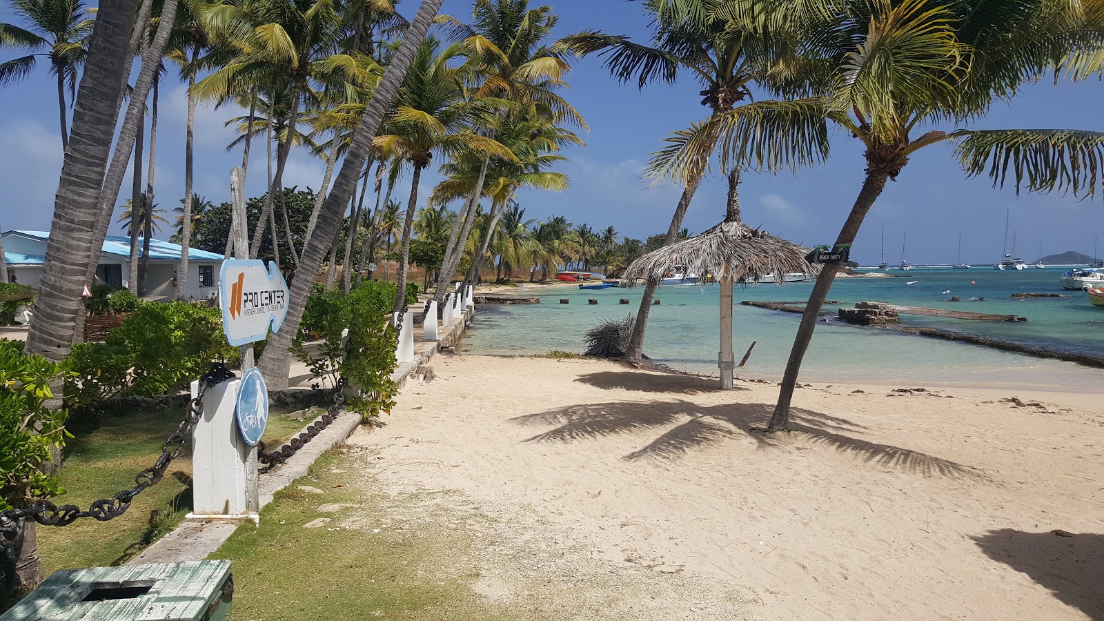 Foto de Clifton Harbour beach área de comodidades