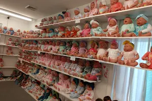 Doll Outlet image