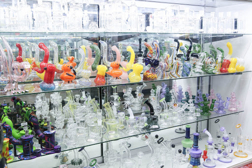 Tobacco Shop «3 Monkeys Smoke & Vape Shop», reviews and photos, 5140 Foothills Blvd #170, Roseville, CA 95747, USA