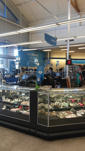Clothing Store «Ross Dress for Less», reviews and photos, 5733 Christie Ave, Emeryville, CA 94608, USA