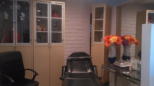 Beauty Salon «Exodus Hair Salon», reviews and photos, 2449 E Indian School Rd # A, Phoenix, AZ 85016, USA