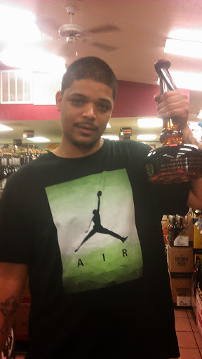 Liquor Store «Norman’s Liquors and Fine Wines», reviews and photos, 5235 Gulf Blvd, St Pete Beach, FL 33706, USA