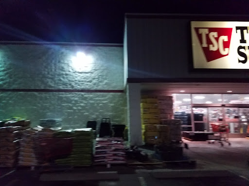 Home Improvement Store «Tractor Supply Co.», reviews and photos, 5940 New Jesup Hwy, Brunswick, GA 31523, USA