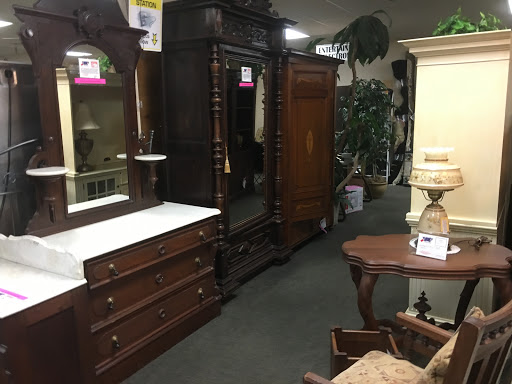 Thrift Store «St. John XXIII Thrift Store», reviews and photos, 15200 S Tamiami Trail # 110, Fort Myers, FL 33908, USA