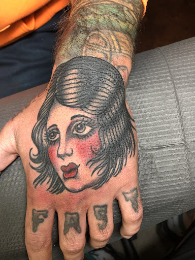 Tattoo Shop «The Gilded Lily Tattoos», reviews and photos, 2429 Mission St C, Santa Cruz, CA 95060, USA