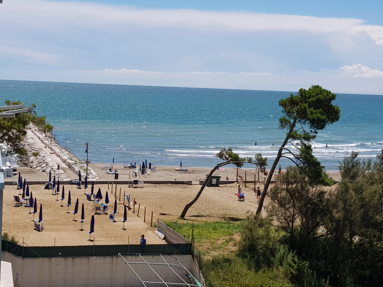 Zdjęcie Spiaggia di Caorle z powierzchnią turkusowa czysta woda