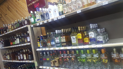 Deli «Main Street Market & Deli», reviews and photos, 65 N Main St, Lobelville, TN 37097, USA