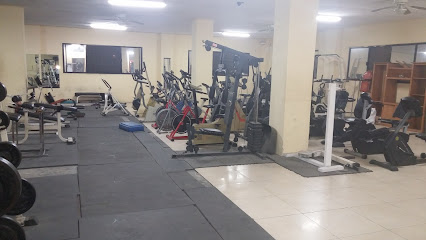 Gimnasio Macro Gym - San Luis, Frente Macroplaza II, Country House, 26017 Piedras Negras, Mexico
