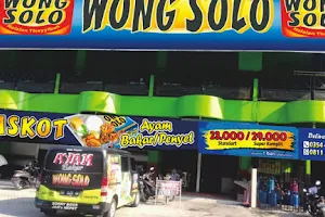 Rumah Makan Ayam Bakar Wong Solo image