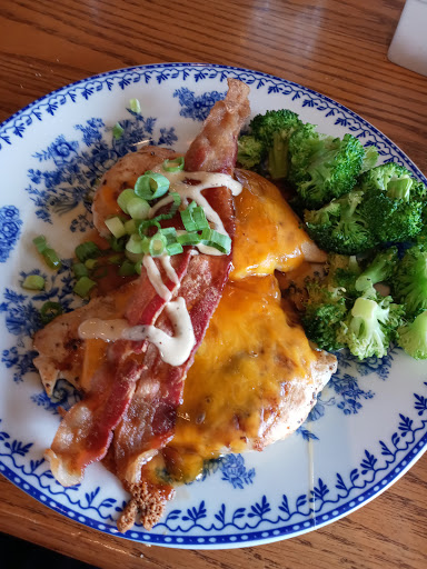 American Restaurant «Cracker Barrel Old Country Store», reviews and photos, 11701 University Ave, Clive, IA 50325, USA