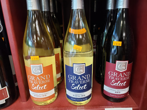 Wine Store «Woods Wholesale Wine», reviews and photos, 20787 Mack Ave, Grosse Pointe, MI 48236, USA