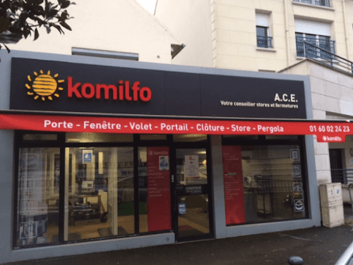 Komilfo ACE 77 : Stores, Fenêtres, Volets, Portes d'entrées en Seine-et-Marne à Ozoir-la-Ferrière