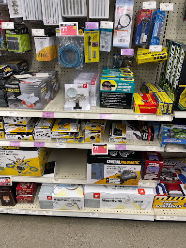 Hardware Store «Harbor Freight Tools», reviews and photos, 32706 John R Rd, Madison Heights, MI 48071, USA