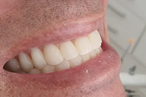 MB Odontologia Especializada image