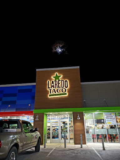 Convenience Store «Stripes 2505», reviews and photos, 2728 N Austin St, Seguin, TX 78155, USA