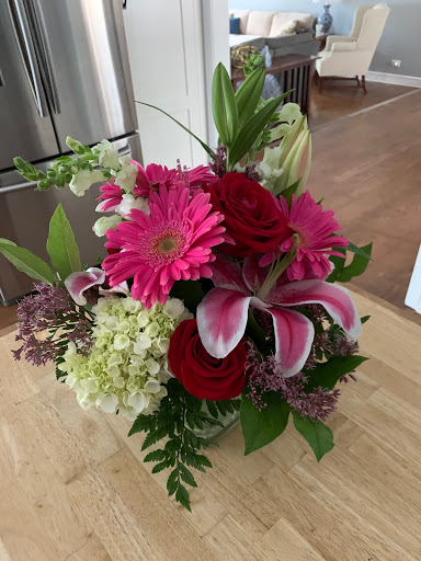 Florist «Barrington Flower Shop», reviews and photos, 201 S Cook St, Barrington, IL 60010, USA