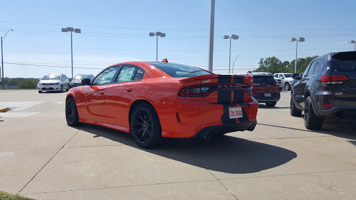 Car Dealer «Stew Hansen Dodge Ram Chrysler Jeep», reviews and photos, 12103 Hickman Rd, Des Moines, IA 50323, USA