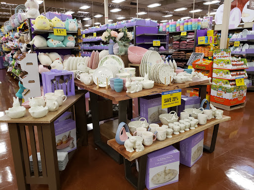 Grocery Store «Fred Meyer», reviews and photos, 19200 SW Martinazzi Ave, Tualatin, OR 97062, USA