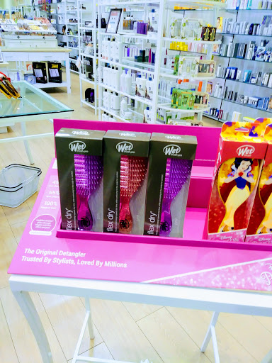 Beauty Supply Store «Planet Beauty», reviews and photos, 1151 Galleria Blvd #176, Roseville, CA 95678, USA