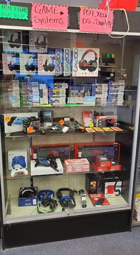 Pawn Shop «1st National Pawn #8/Pawn Way», reviews and photos, 4645 W Market St, Greensboro, NC 27407, USA