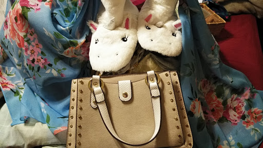 Charming Charlie, 5757 Pacific Ave, Stockton, CA 95207, USA, 