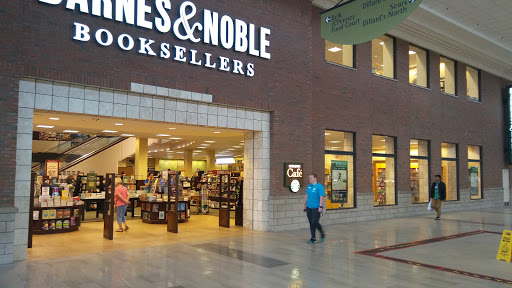 Book Store «Barnes & Noble», reviews and photos, 3 S Tunnel Rd, Asheville, NC 28805, USA