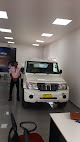 Mahindra Neon Motors   Suv & Commercial Vehicle Showroom