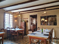 Atmosphère du Restaurant français Auberge Miramont à Séron - n°1