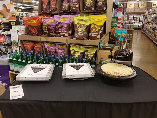 Grocery Store «Fresh Thyme Farmers Market- Naperville», reviews and photos, 790 Royal St George Dr, Naperville, IL 60563, USA