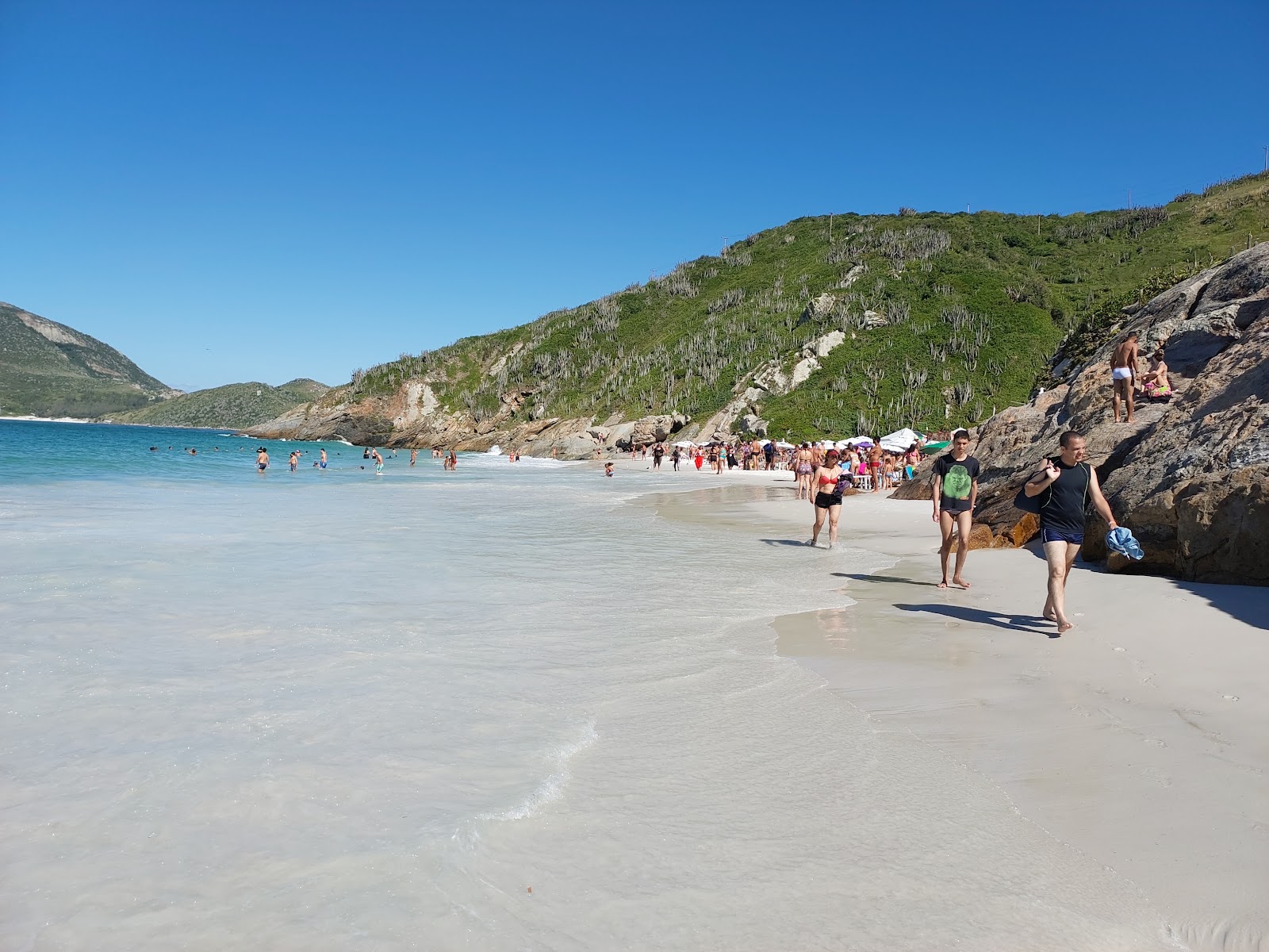 Foto van Pontal do Atalaia Strand met een ruime kustlijn
