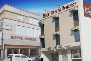 Hotel Dreamz image